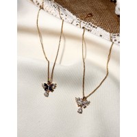 CADENA MARIPOSA CON ALAS Y DIJE ENGARZADA